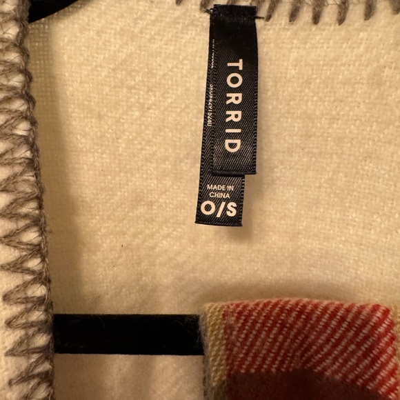 Plaid Ruana Wrap w/ Belt - Picture 2 of 3